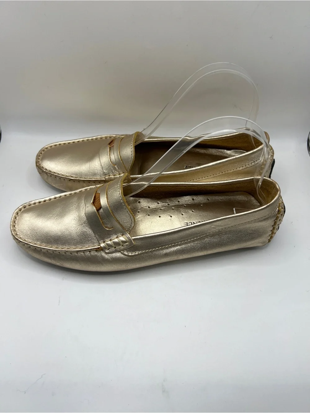 Saks Fifth Avenue Women’s Gold Leather Slip-On Driving Loafer Flats 8.5B